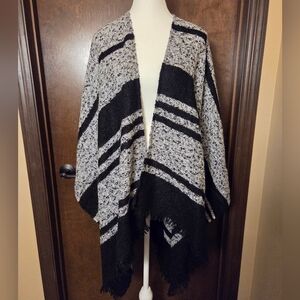 Old Navy Black & Gray Knit Wrap NWT